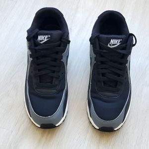 Women's NIKE AIR MAX Black Sneakers